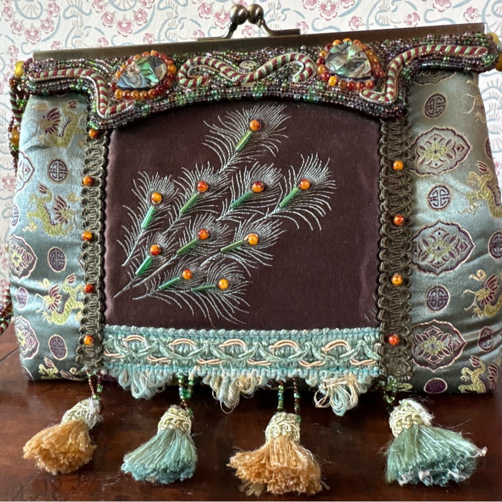 SOLD Mary Frances Embroidered Beaded Women's Bag